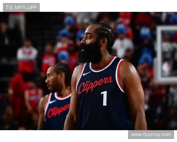 洛杉矶快船迎强敌鏖战四节鏖战激烈全队合力力求主场连胜 洛杉矶快船迎强敌鏖战四节鏖战激烈全队合力力求主场连胜