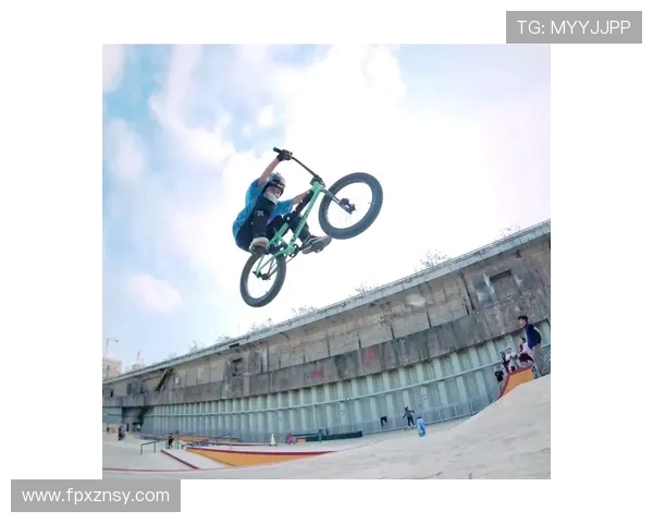 上海攀岩队在极限运动嘉年华中的默契配合与精彩表现点评