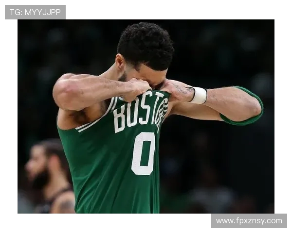 掘金与凯尔特人激战正酣NBA赛场精彩瞬间回顾与分析
